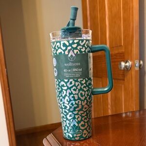 40 oz Teal Leopard Stainless Steel Tumbler with Handle brand new.